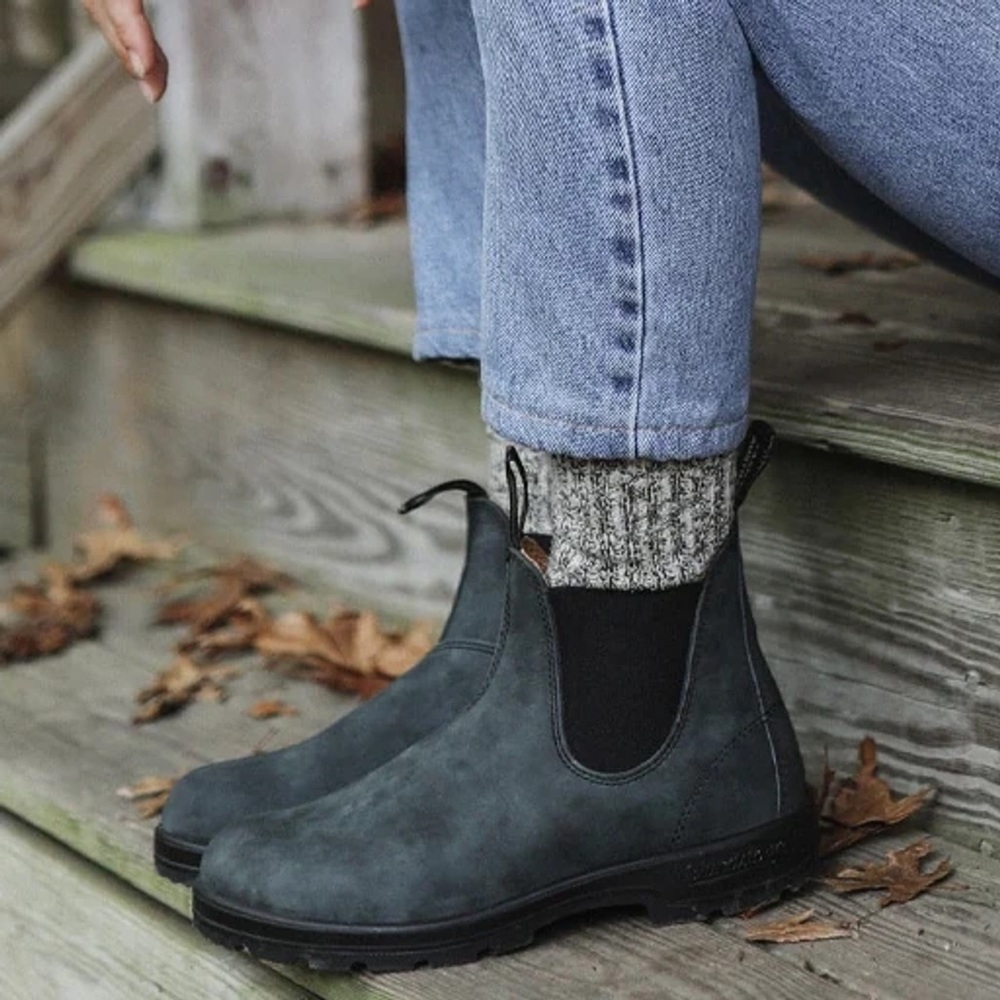 Women’s Blundstone size 8–worn once!!!